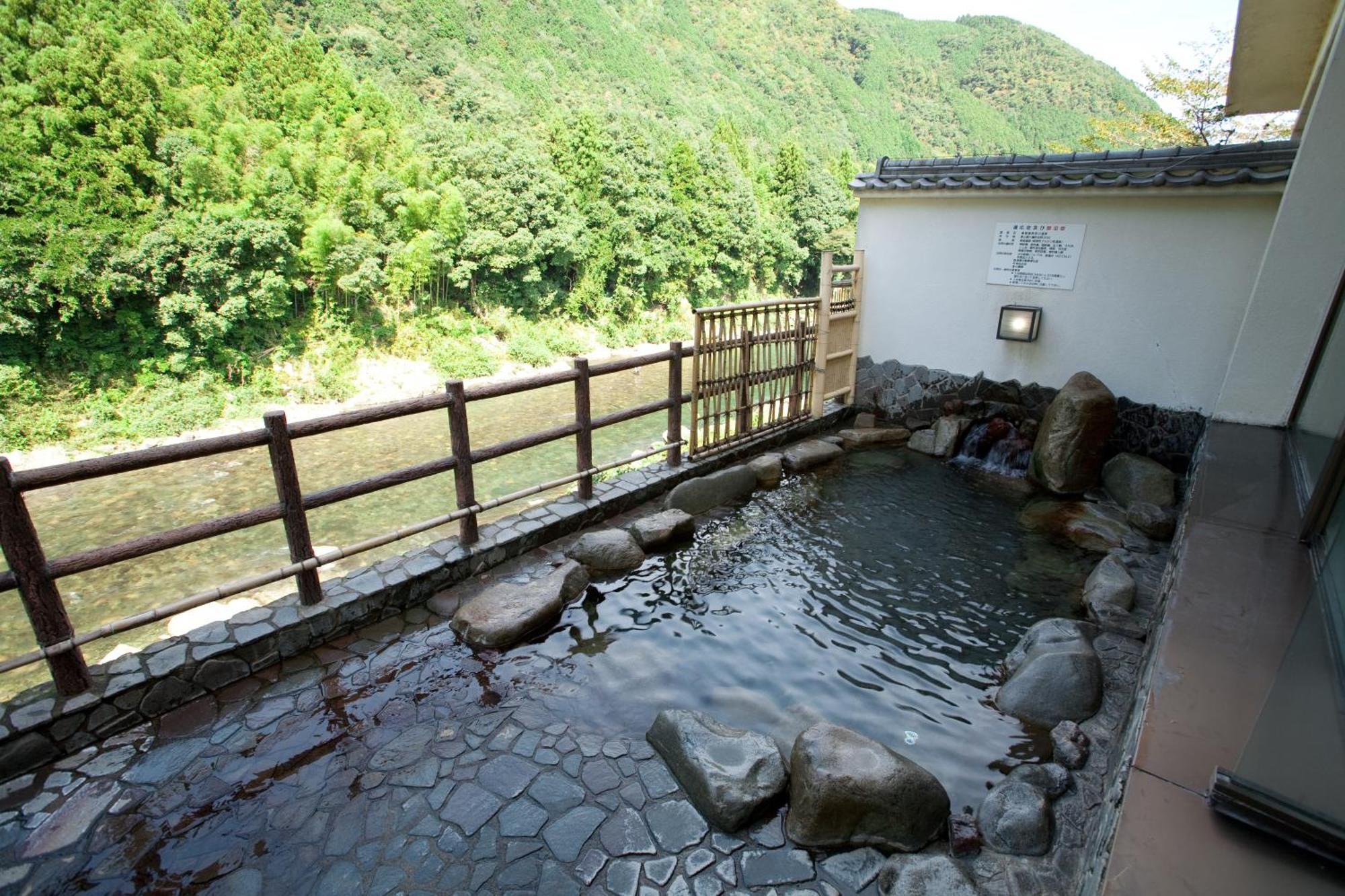 Hotel Gujo Hachiman Buitenkant foto