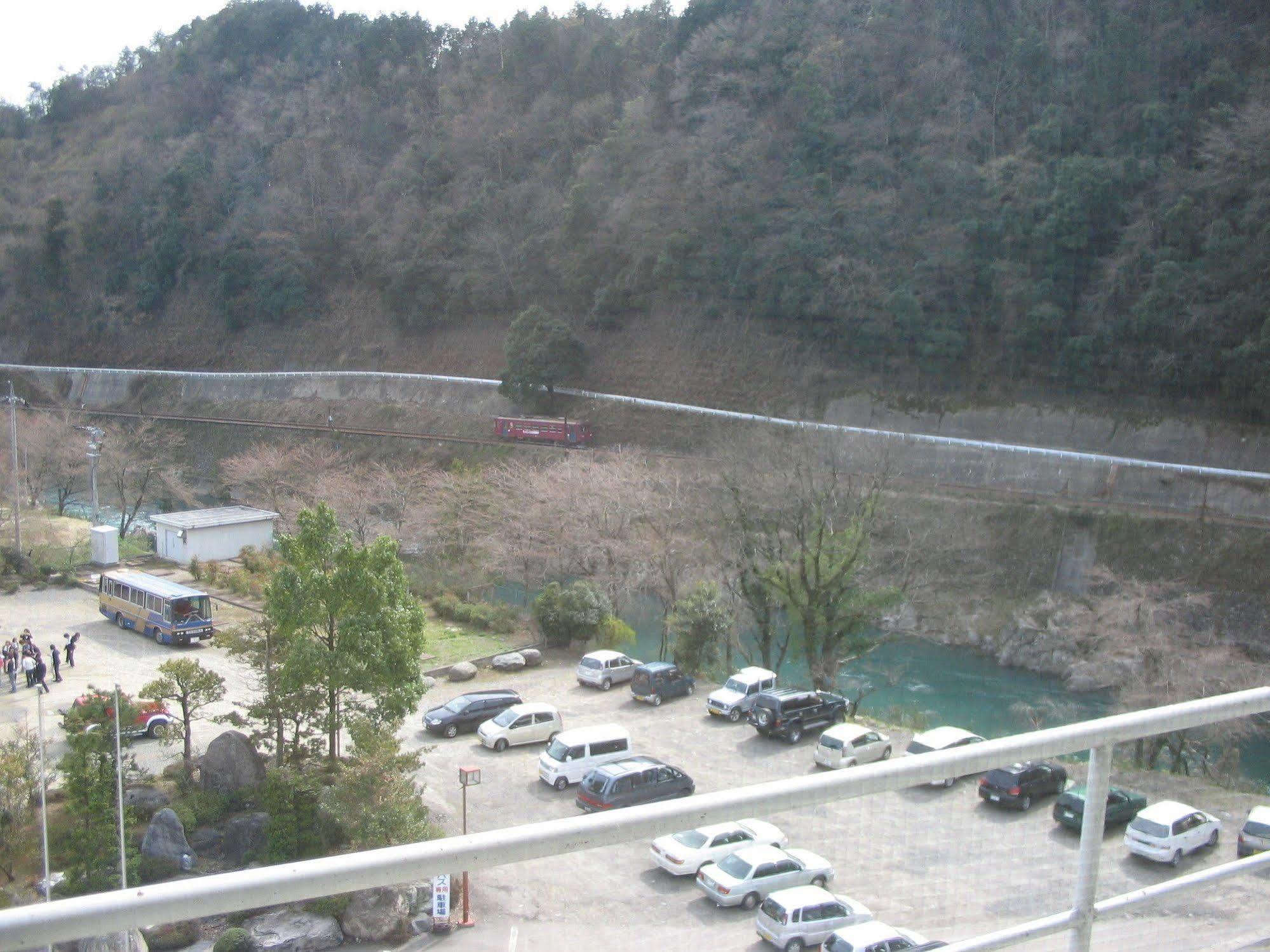 Hotel Gujo Hachiman Buitenkant foto