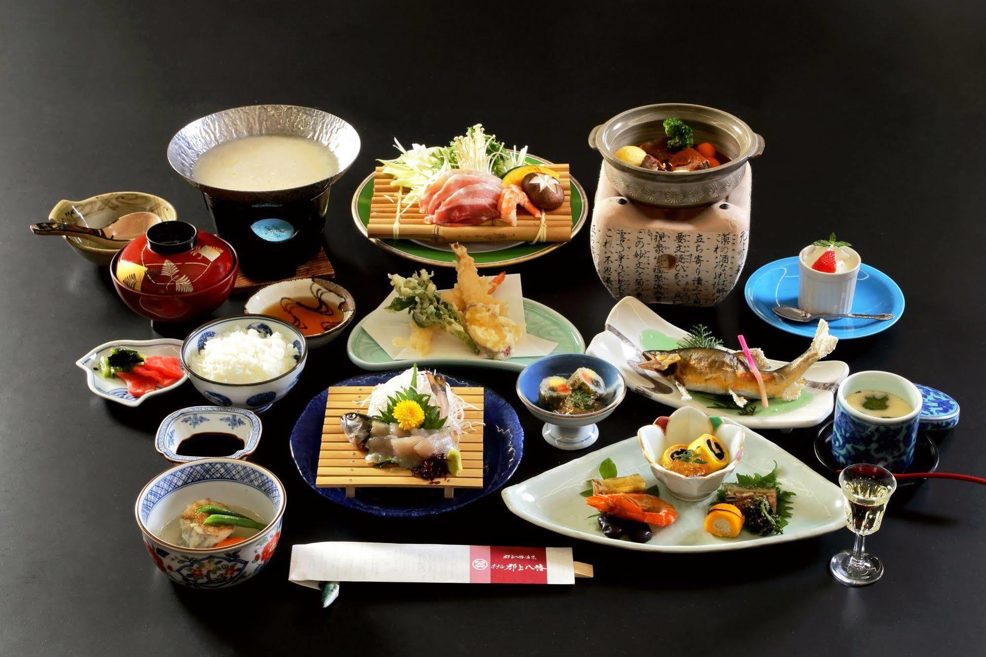 Hotel Gujo Hachiman Buitenkant foto