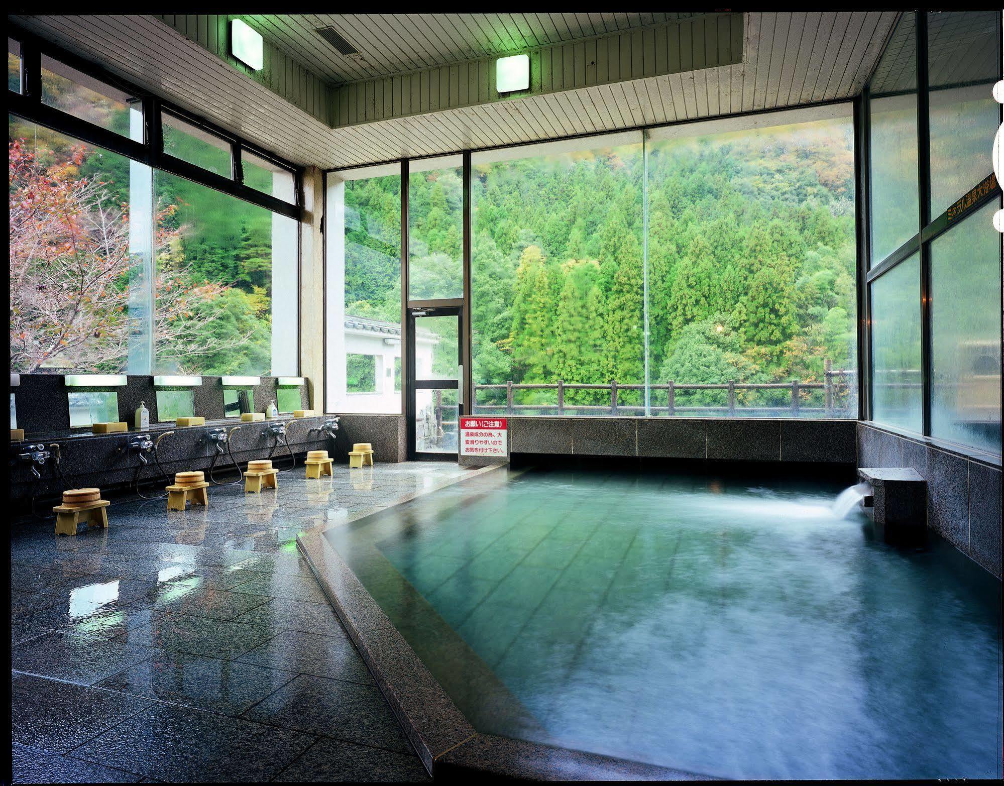 Hotel Gujo Hachiman Buitenkant foto