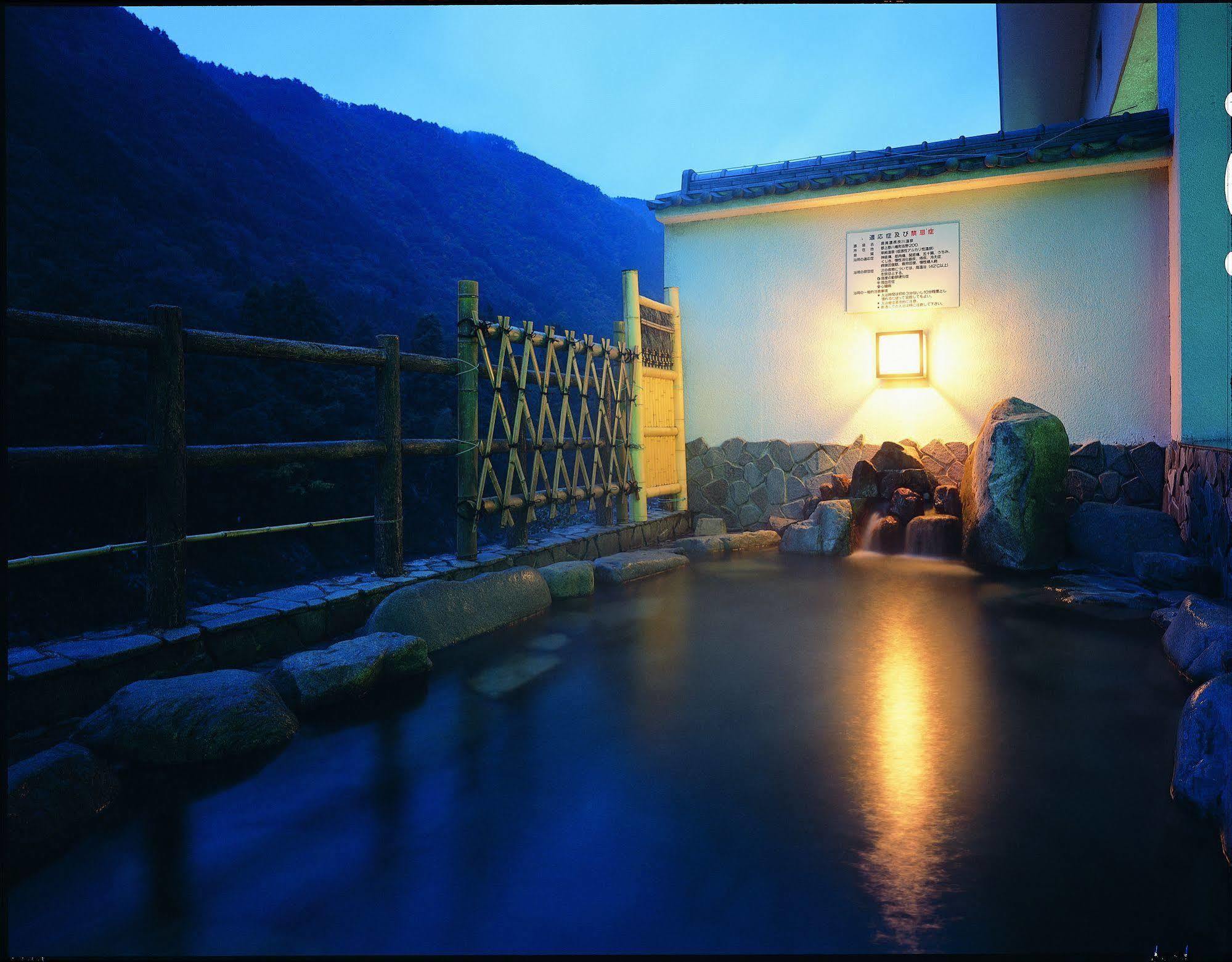 Hotel Gujo Hachiman Buitenkant foto